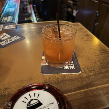 Swingin' Door Exchange - Apple old fashioned - New American Near Me - Milwaukee, Wisconsin