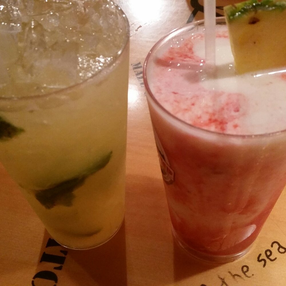 Bubba Gump Shrimp - Drinks! - Seafood Near Me - Orlando, Florida