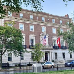 The front of the Harvard Club