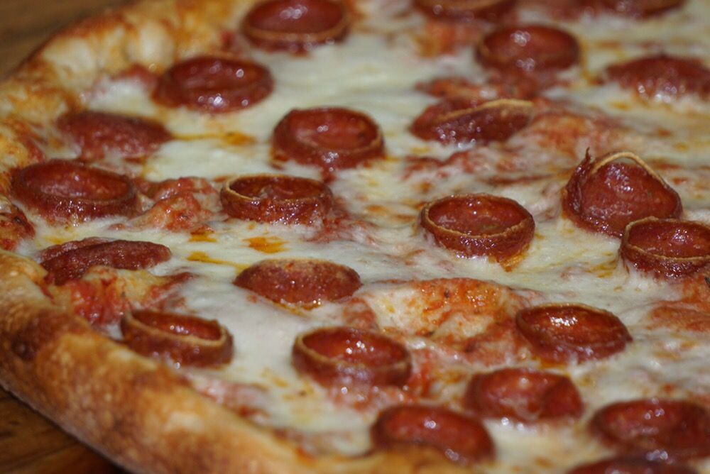 PAUL’S PIZZERIA Updated September 2024 31 Photos & 25 Reviews