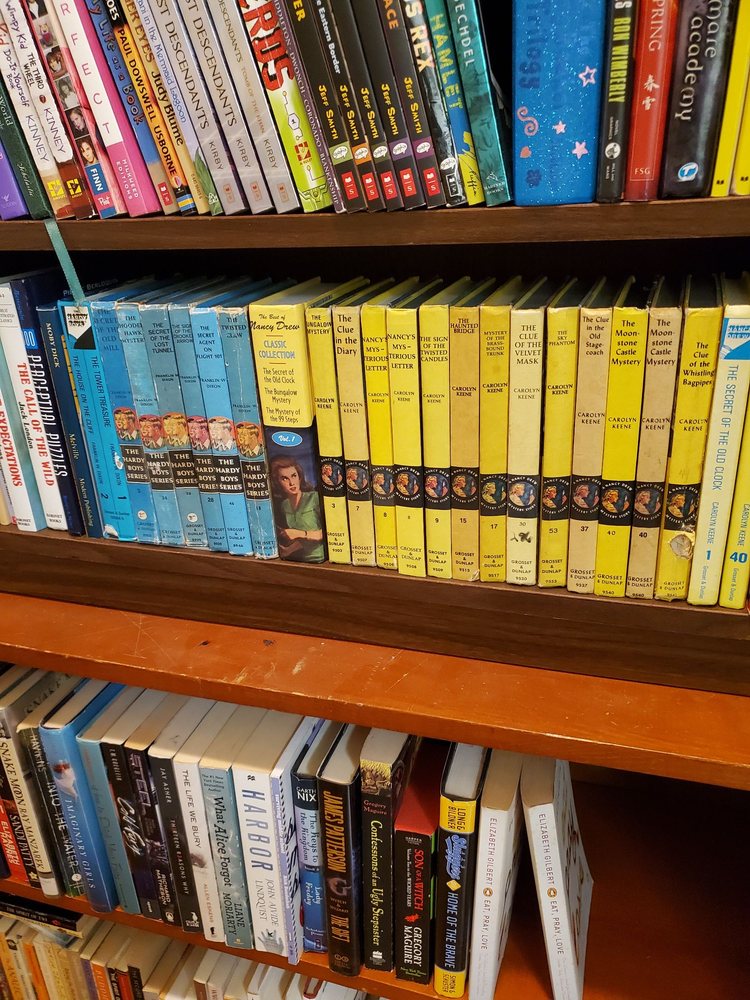 CRAB APPLE BOOKS Updated August 2024 1385 Central Ave, Middletown, Ohio Coffee & Tea Yelp