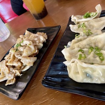 Hi Pot - Bethlehem - Dumplings and garlic pork appetizer - Taiwanese Near Me - Bethlehem, Pennsylvania Hi Pot - Bethlehem - Dumplings and garlic pork appetizer - Taiwanese Near Me - Bethlehem, Pennsylvania