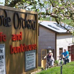 Yarde Orchard Cafe & Bunkhouse - Bunkhouse exterior