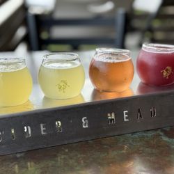 Raging Cider and Mead Co - Flight