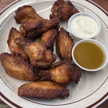 Elliott's - Wings baked w sauce - Barbeque Near Me - Florence, South Carolina