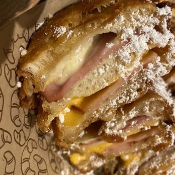 Cheddar's Scratch Kitchen - Monte cristo - Comfort Food Near Me - Branson, Missouri