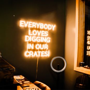 Dallos Vinyl Love - Vinyl Records Near Me - Chattanooga, Tennessee Dallos Vinyl Love - Vinyl Records Near Me - Chattanooga, Tennessee