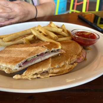 Bahama Breeze - Cuban Sandwich - Bars Near Me - Orlando, Florida