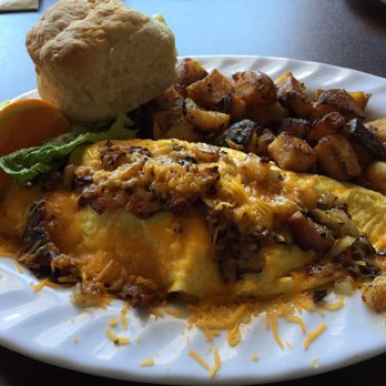 Country Skillets - Customized omelette.  Bacon, cheddar, onions. - Breakfast & Brunch Near Me - Ripon, California