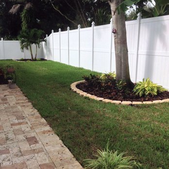 Master Gardener Landscaping - a small garden with a tree - Landscaping Near Me - St. Petersburg, Florida Master Gardener Landscaping - a small garden with a tree - Landscaping Near Me - St. Petersburg, Florida