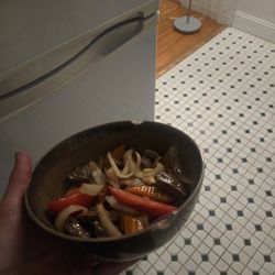 Beef entre only fills up 1/2 of a regular bowl.