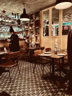 Cava Bodega by null