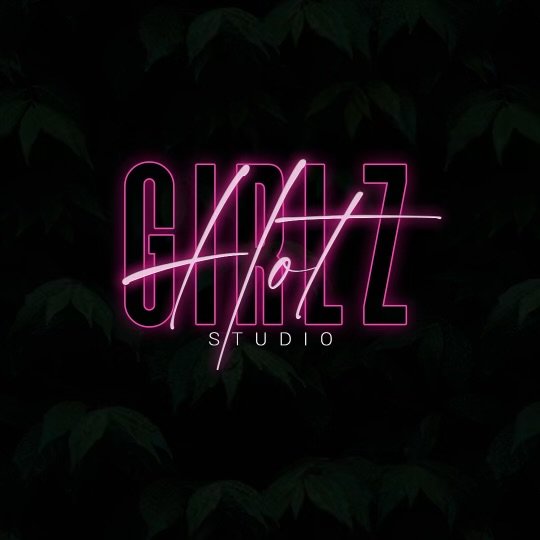 Hot Girlz Studio Logo