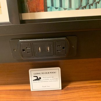Fairfield by Marriott Inn & Suites Poplar Bluff - Charging station. - Hotels Near Me - Poplar Bluff, Missouri