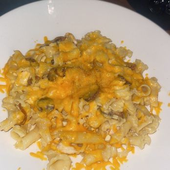 Yard House - Mac and Cheese - Bars Near Me - Kansas City, Kansas