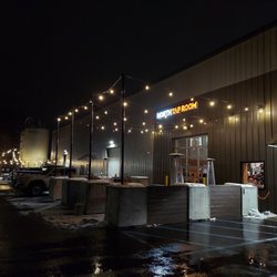 SingleCut North and Side Stage Tap Room