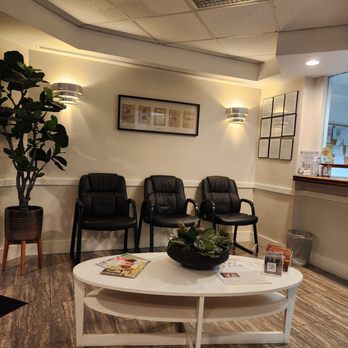 3T Radiology & Research - First waiting area - Diagnostic Imaging Near Me - Miami Beach, Florida 3T Radiology & Research - First waiting area - Diagnostic Imaging Near Me - Miami Beach, Florida