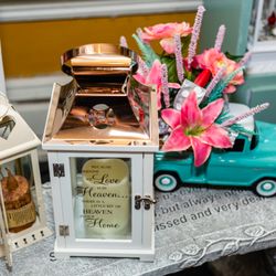 Miller's Flowers & Grandma's Country House - Miller's Flowers & Grandma's Country House