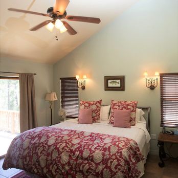 Antler Ridge Cabins - Upstairs Master, Ridge House at Antler Ridge in Greer - Vacation Rentals Near Me - Greer, Arizona Antler Ridge Cabins - Upstairs Master, Ridge House at Antler Ridge in Greer - Vacation Rentals Near Me - Greer, Arizona