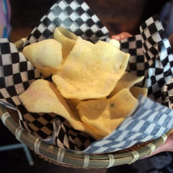 Khao San Road - complimentary shrimp chips - Thai Near Me - Toronto, Ontario