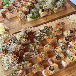 Top: Lolo platter Bottom: Aburi platter