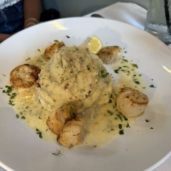 Uptown Bistro - Scallops and mashed potatoes - Seafood Near Me - Myrtle Beach, South Carolina Uptown Bistro - Scallops and mashed potatoes - Seafood Near Me - Myrtle Beach, South Carolina
