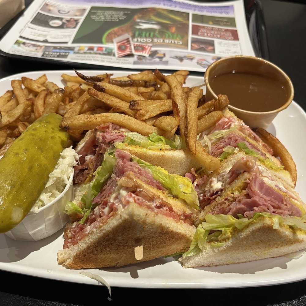 Smoked meat club sandwich Smoked meat club sandwich
