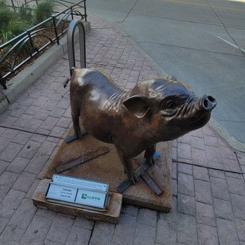 SculptureWalk Sioux Falls - Wilbur. Where's Charlotte? - Public Art Near Me - Sioux Falls, South Dakota SculptureWalk Sioux Falls - Wilbur. Where's Charlotte? - Public Art Near Me - Sioux Falls, South Dakota