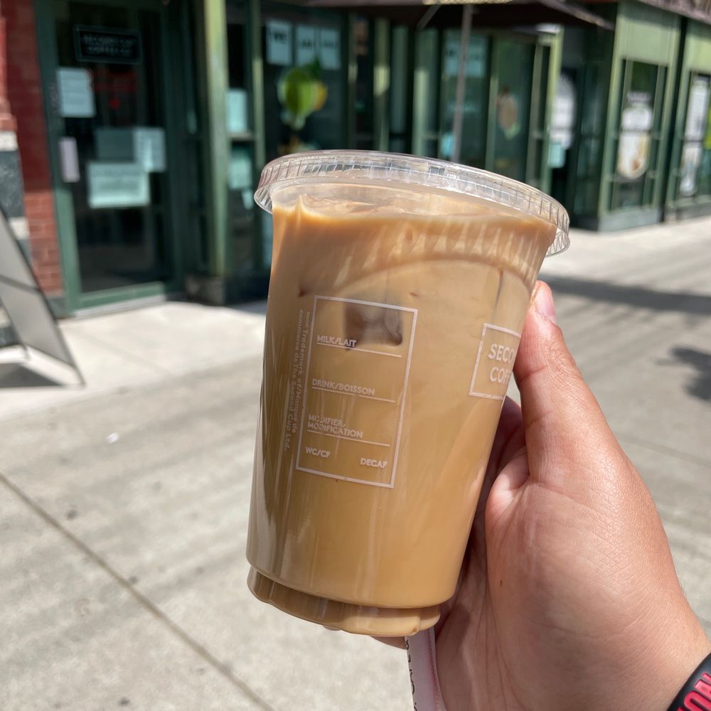 Iced vanilla bean latte Iced vanilla bean latte