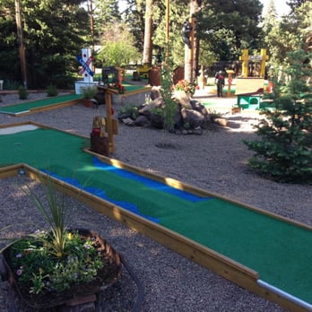 Bear's Den - Tough water hole - Mini Golf Near Me - La Veta, Colorado