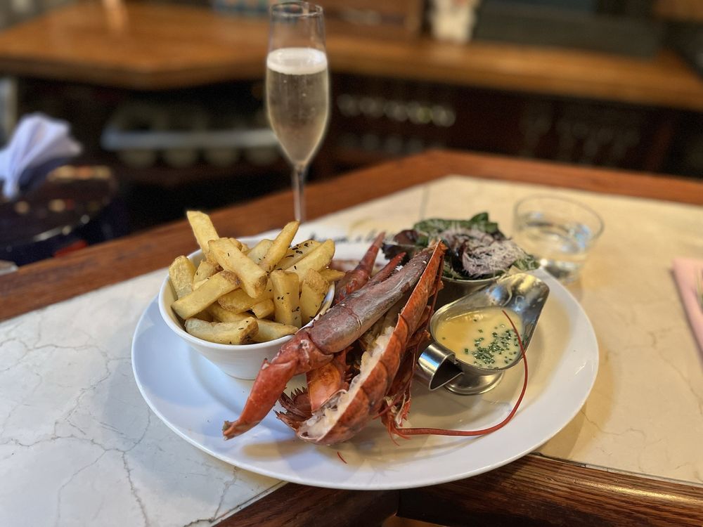Burger & Lobster