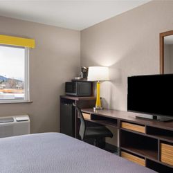 Super 8 by Wyndham Kalispell Glacier National Park - Guest room