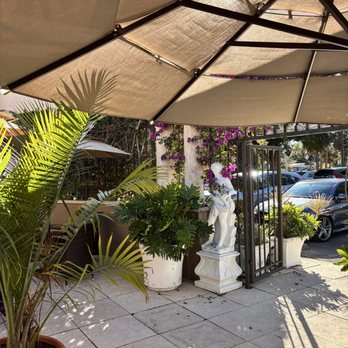 Art Garden Cafe - Italian Near Me - Venice, Florida Art Garden Cafe - Italian Near Me - Venice, Florida