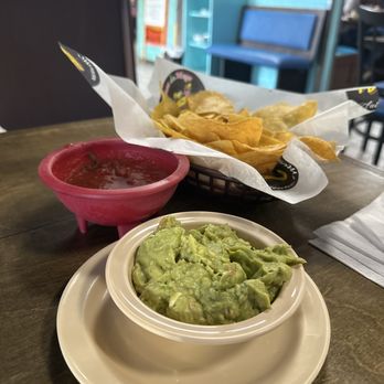 Cinco de Mayo - Chips, Salsa and Guacamole - Mexican Near Me - Jacksonville, Florida Cinco de Mayo - Chips, Salsa and Guacamole - Mexican Near Me - Jacksonville, Florida