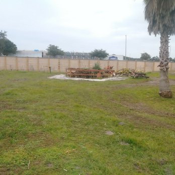 High Level Lounge & Package Store - back yard - Lounges Near Me - Palatka, Florida High Level Lounge & Package Store - back yard - Lounges Near Me - Palatka, Florida