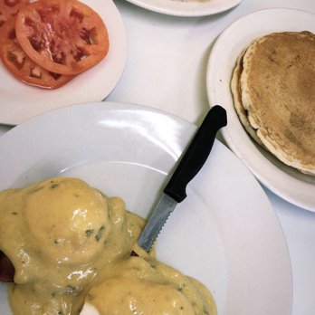 Cozy Corner - Diners Near Me - Miami Springs, Florida
