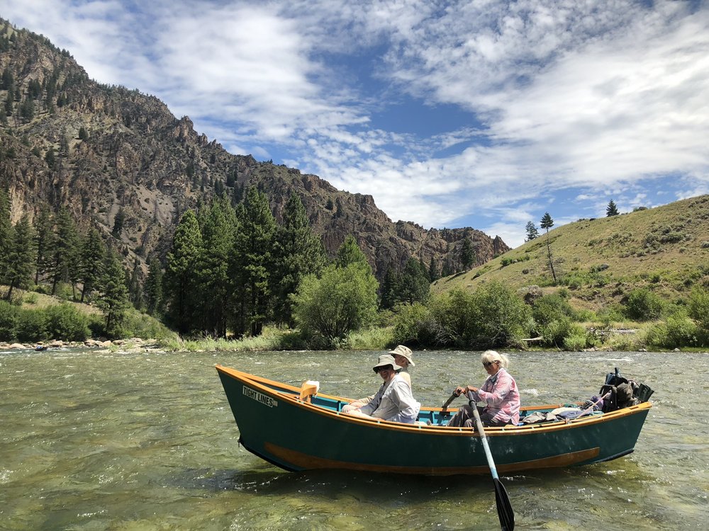 Rapid River Outfitters Logo