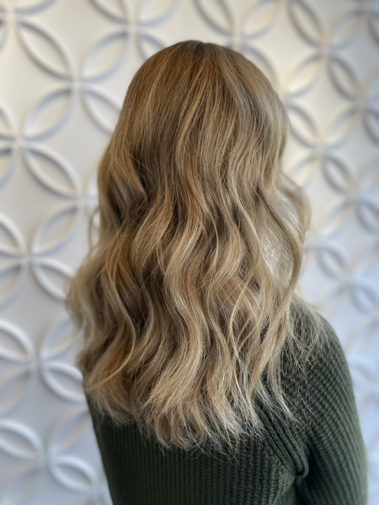 Salon 592 Image