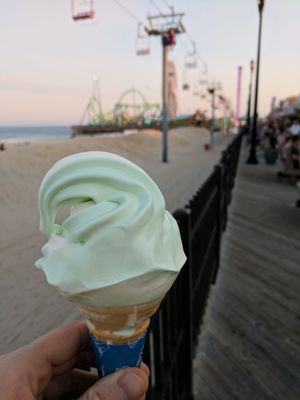 Kohr's Frozen Custard the original Franklin ave by null