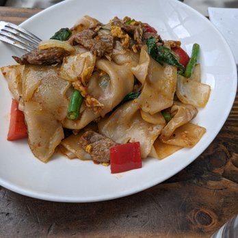 Muse - Drunken noodle - Thai Near Me - Brooklyn, New York