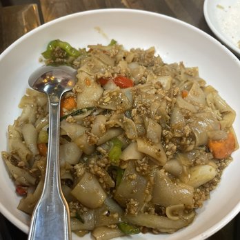 Le Thai - Pad Kee Mow with chicken - Thai Near Me - Las Vegas, Nevada