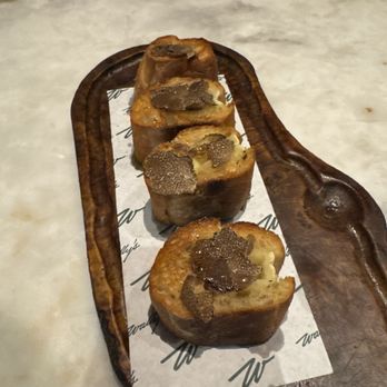 Wally's - Wood Oven Baked Brie - New American Near Me - Santa Monica, California