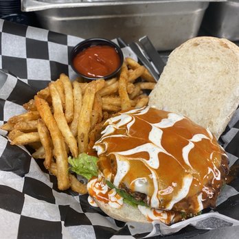 Howie's on La Crosse - Buffalo ranch burger - New American Near Me - La Crosse, Wisconsin Howie's on La Crosse - Buffalo ranch burger - New American Near Me - La Crosse, Wisconsin