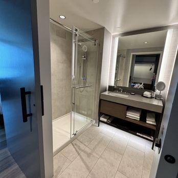 Hotel Indigo Spring - Woodlands Area - Hotels Near Me - Spring, Texas Hotel Indigo Spring - Woodlands Area - Hotels Near Me - Spring, Texas