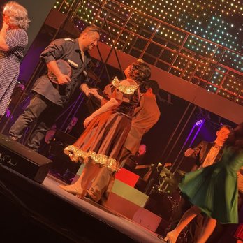 Stars Theatre Restaurant - Performing Arts Near Me - Bakersfield, California