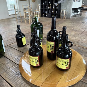 Sera Fina Cellars - Wineries Near Me - Plymouth, California