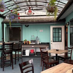 Salty Siren Eats & Tap House
