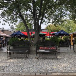 Waterfront River Pub and Terrace