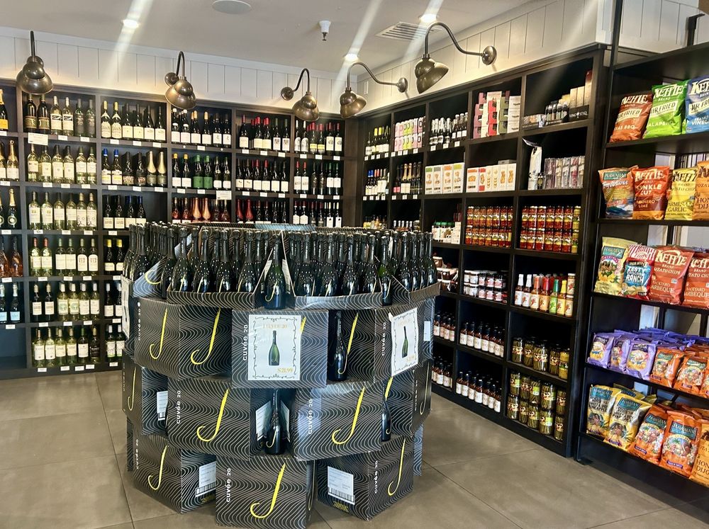 Lombardi’s Gourmet Deli & BBQ