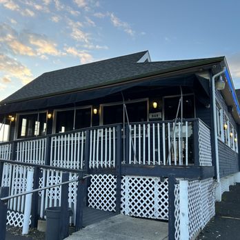 Curran's Irish Inn - Back deck - Sports Bars Near Me - Bensalem, Pennsylvania